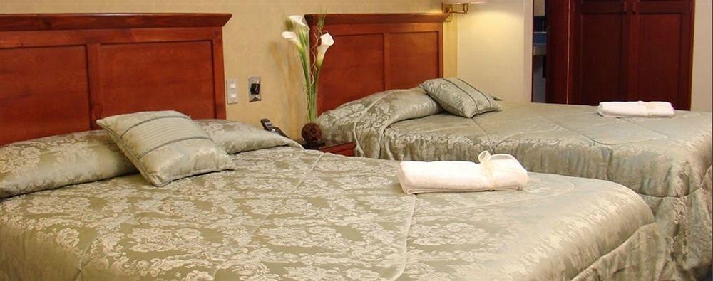 Casa Andina Standard Trujillo Plaza Hotel Екстериор снимка