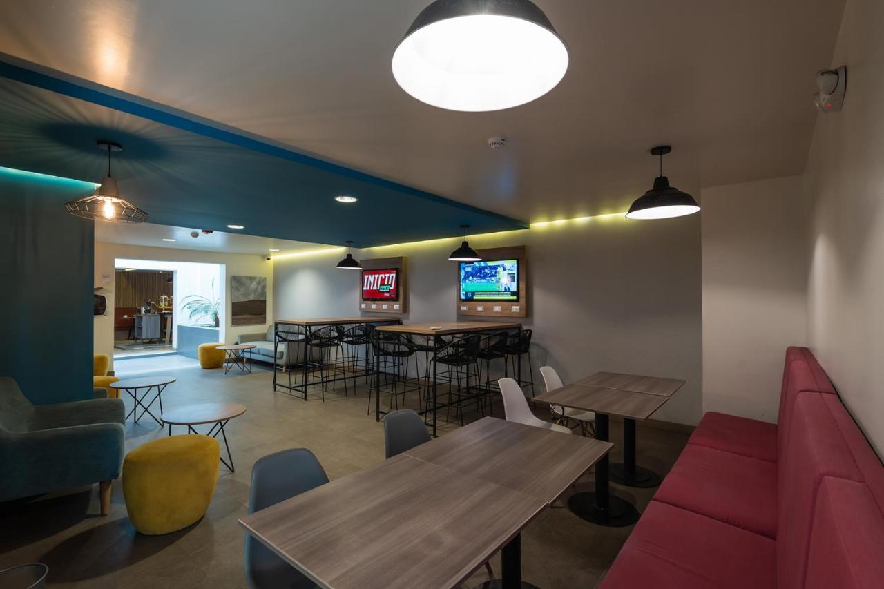 Casa Andina Standard Trujillo Plaza Hotel Екстериор снимка