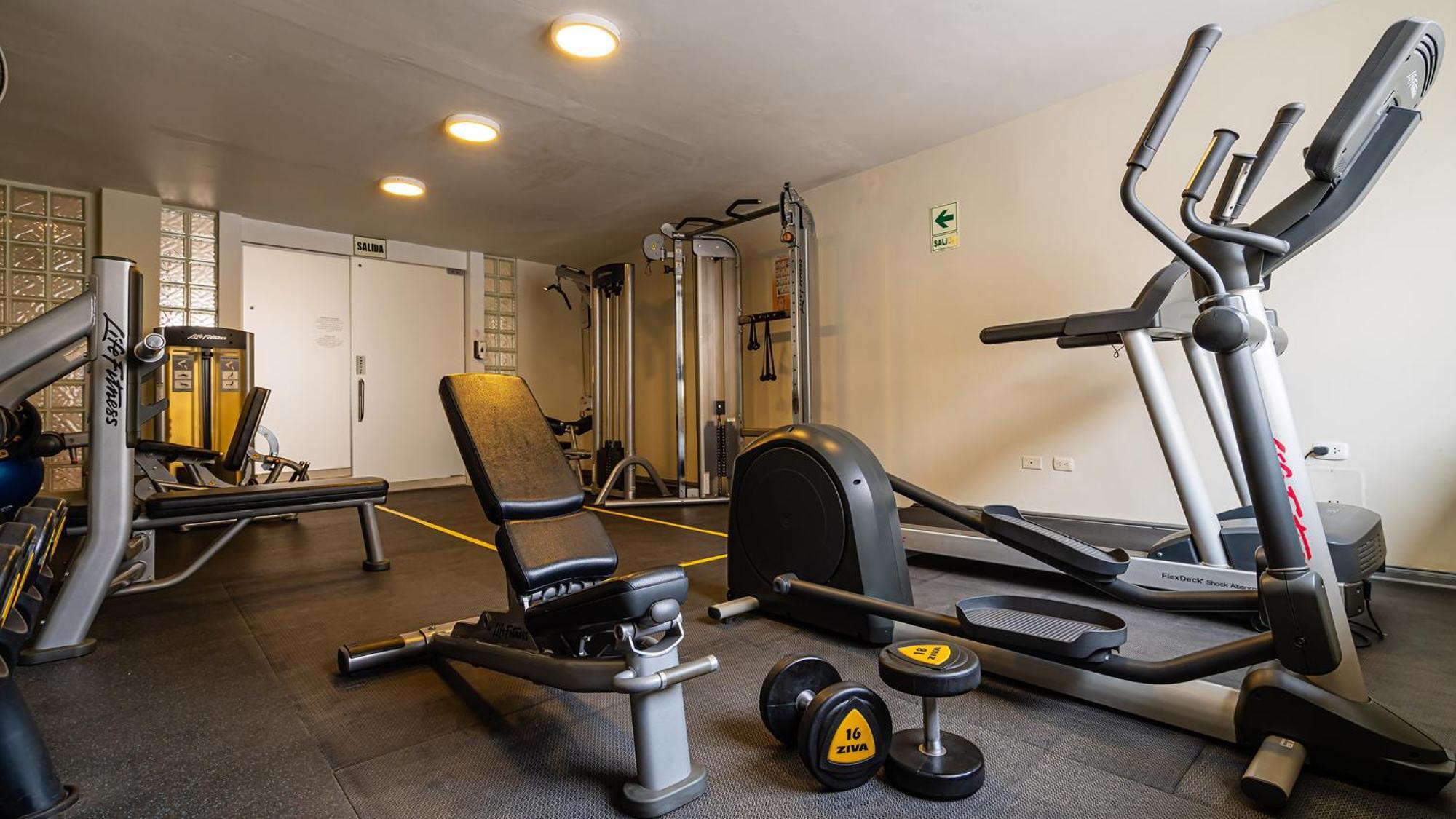 Casa Andina Standard Trujillo Plaza Hotel Екстериор снимка