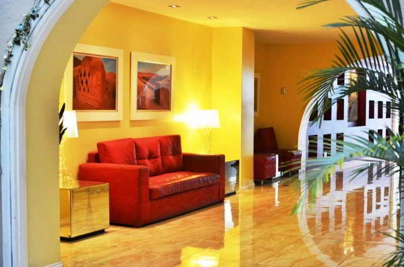 Casa Andina Standard Trujillo Plaza Hotel Екстериор снимка